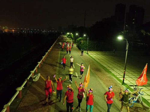 05在夜色中出发_副本.png