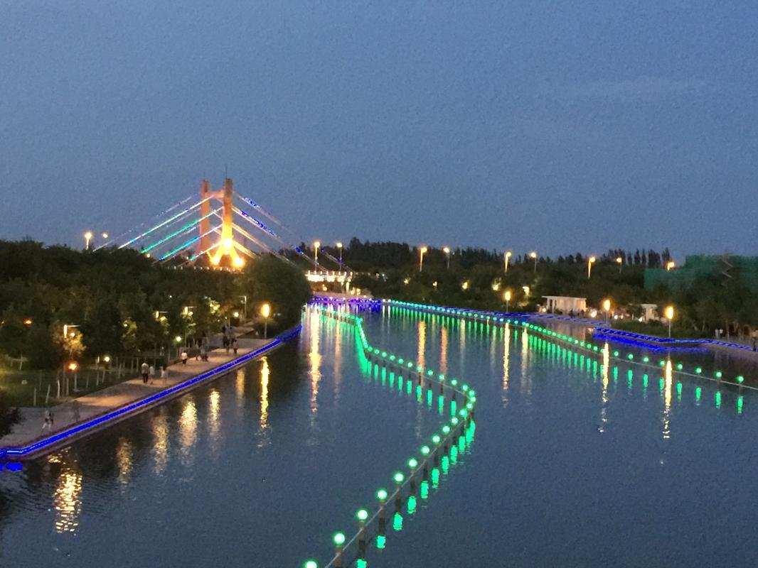 克拉玛依世纪公园的傍晚