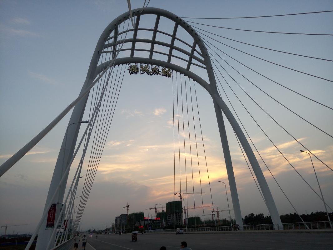 西城大桥的余晖
