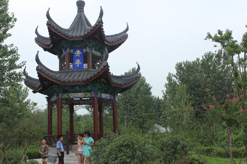 (9)推荐理由:杨捷将军墓是一座清朝康熙年间建造的古墓,是清朝早期立