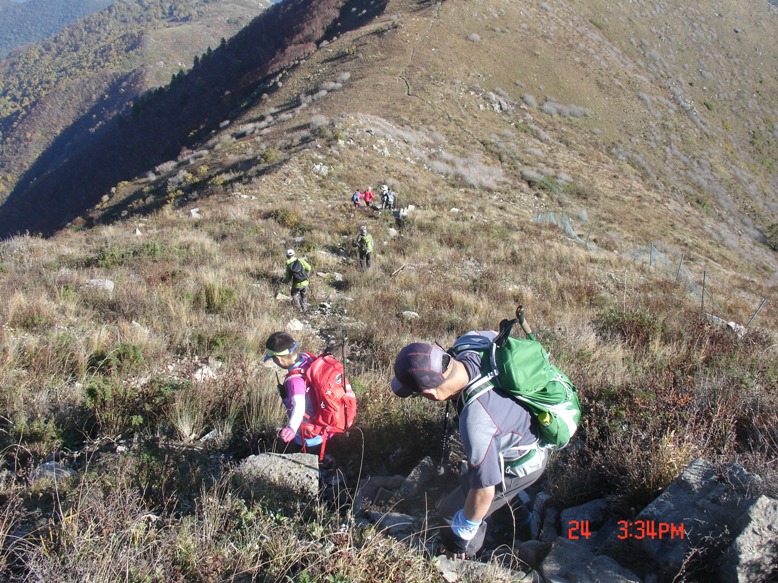 18队伍开始下山.JPG