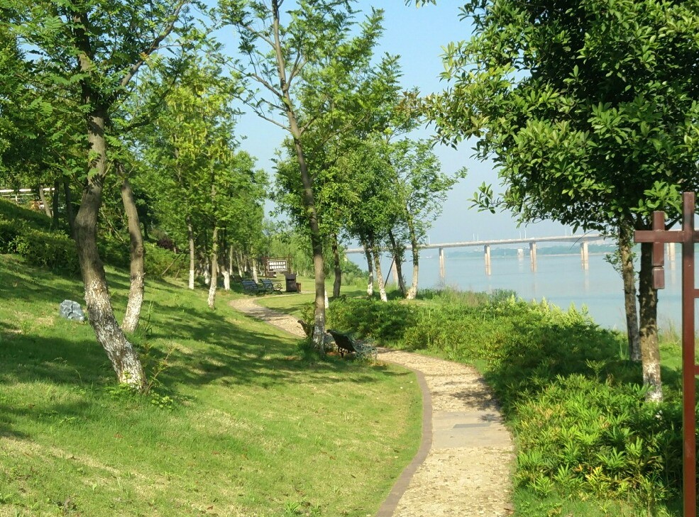 湘潭县易俗河镇沿江风光带