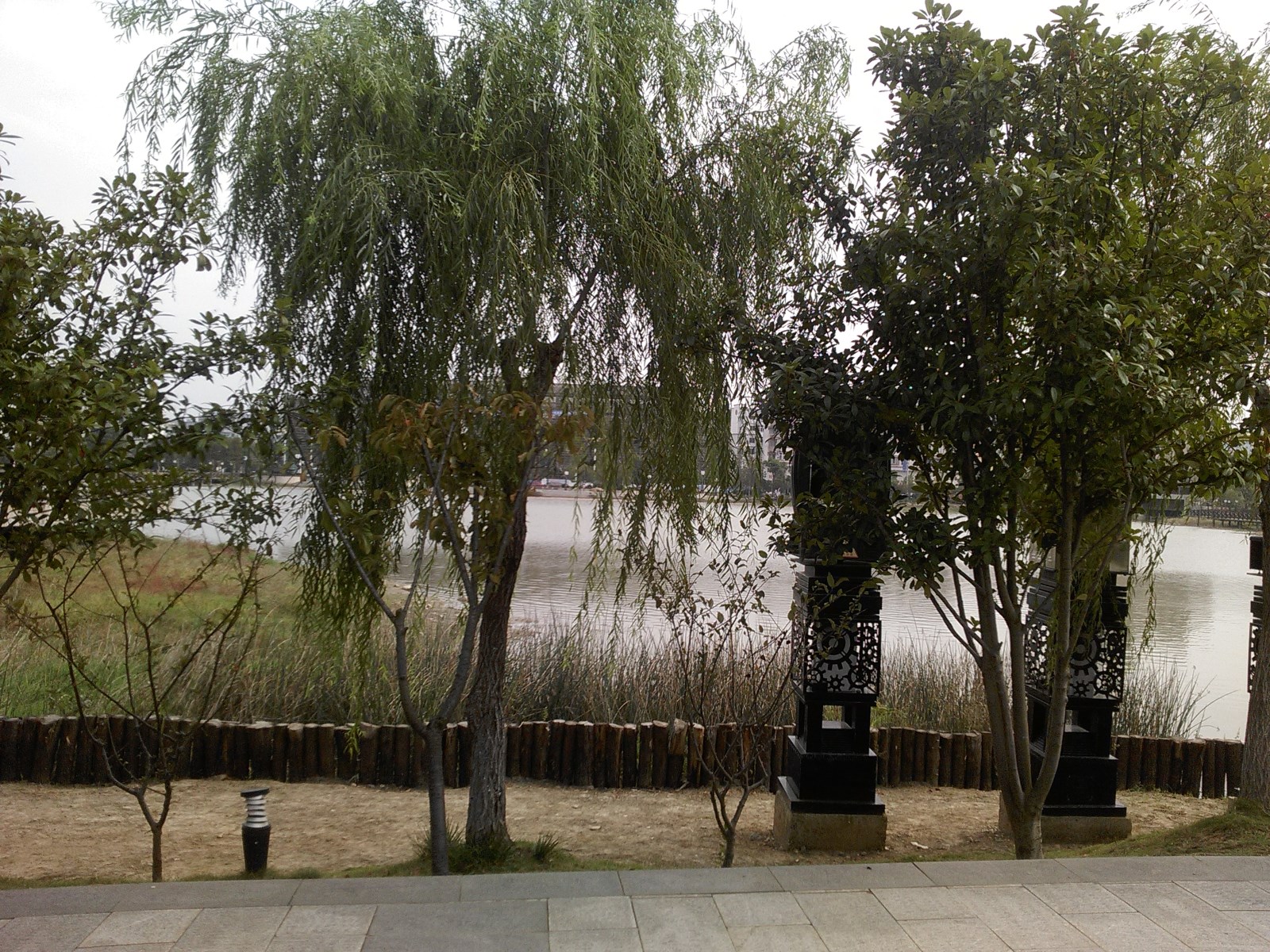 湾里岭秀湖市民公园