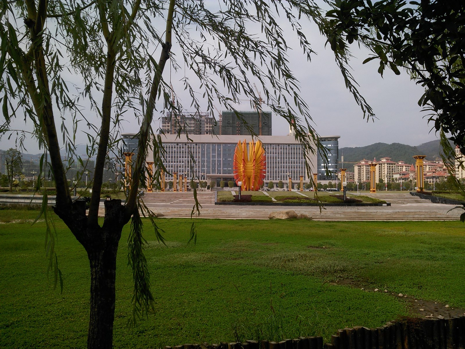 湾里岭秀湖市民公园